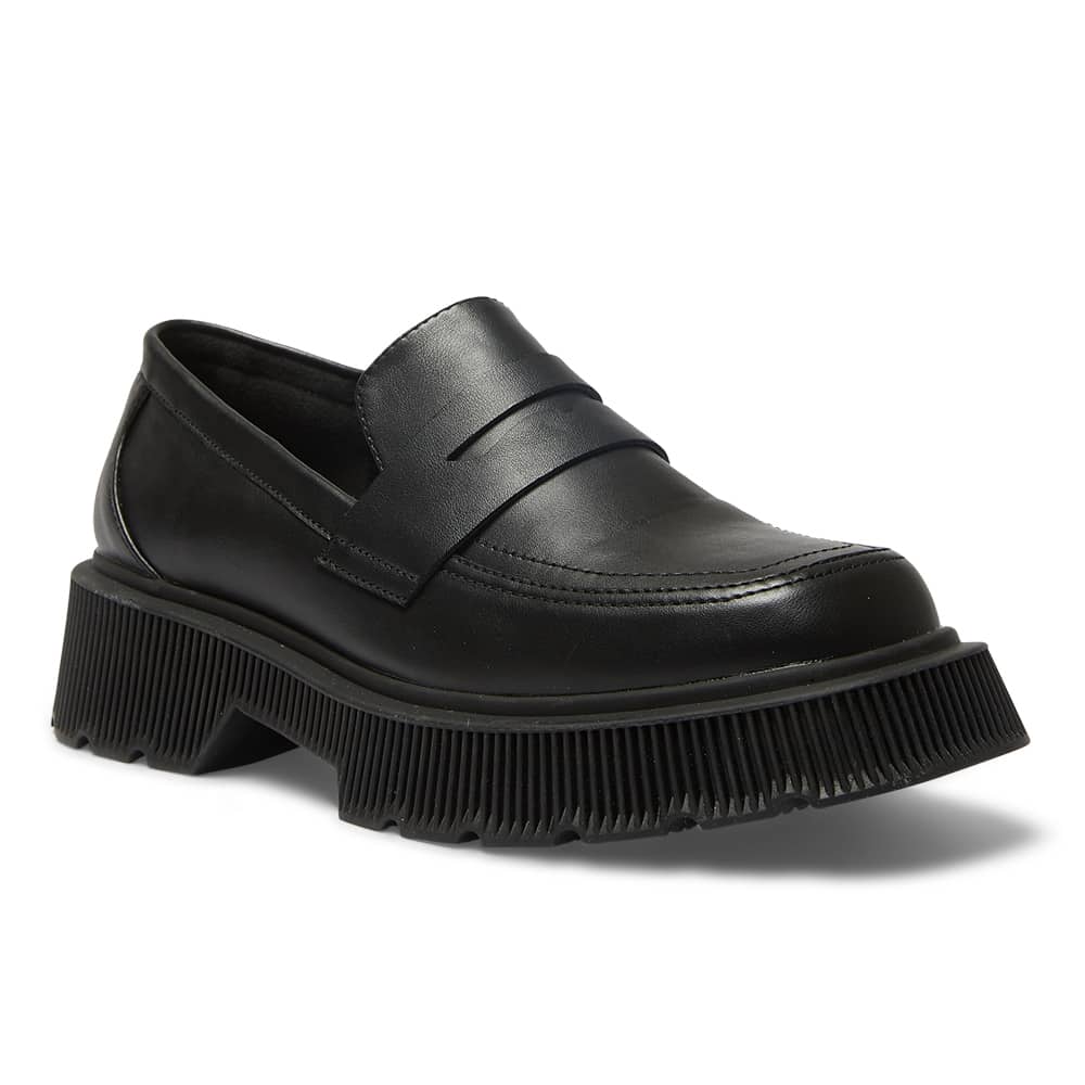 Tag Loafer in Black Smooth