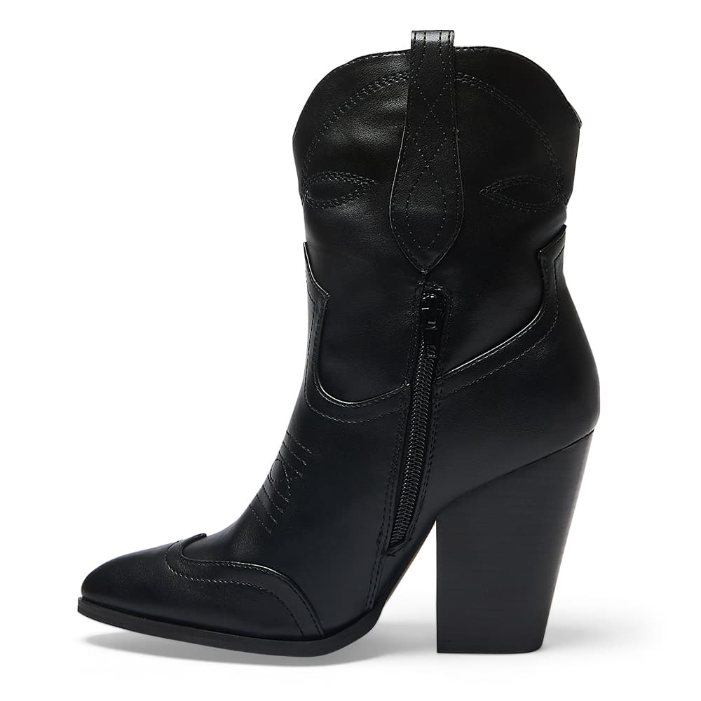 Tammy Boot in Black Smooth