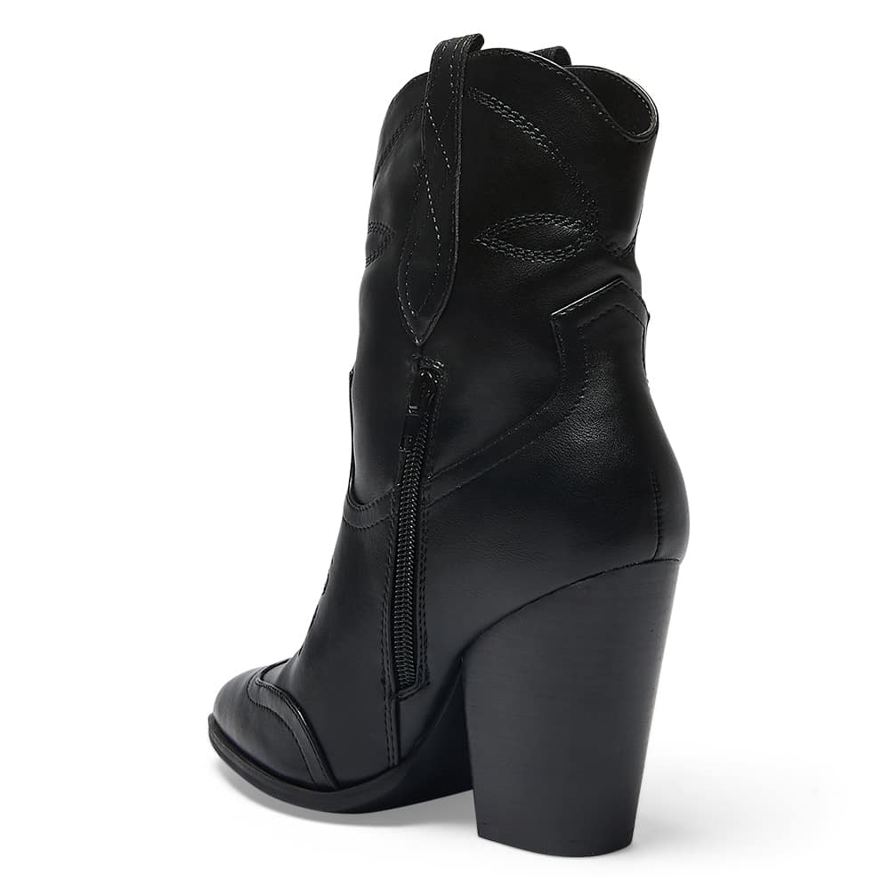 Tammy Boot in Black Smooth