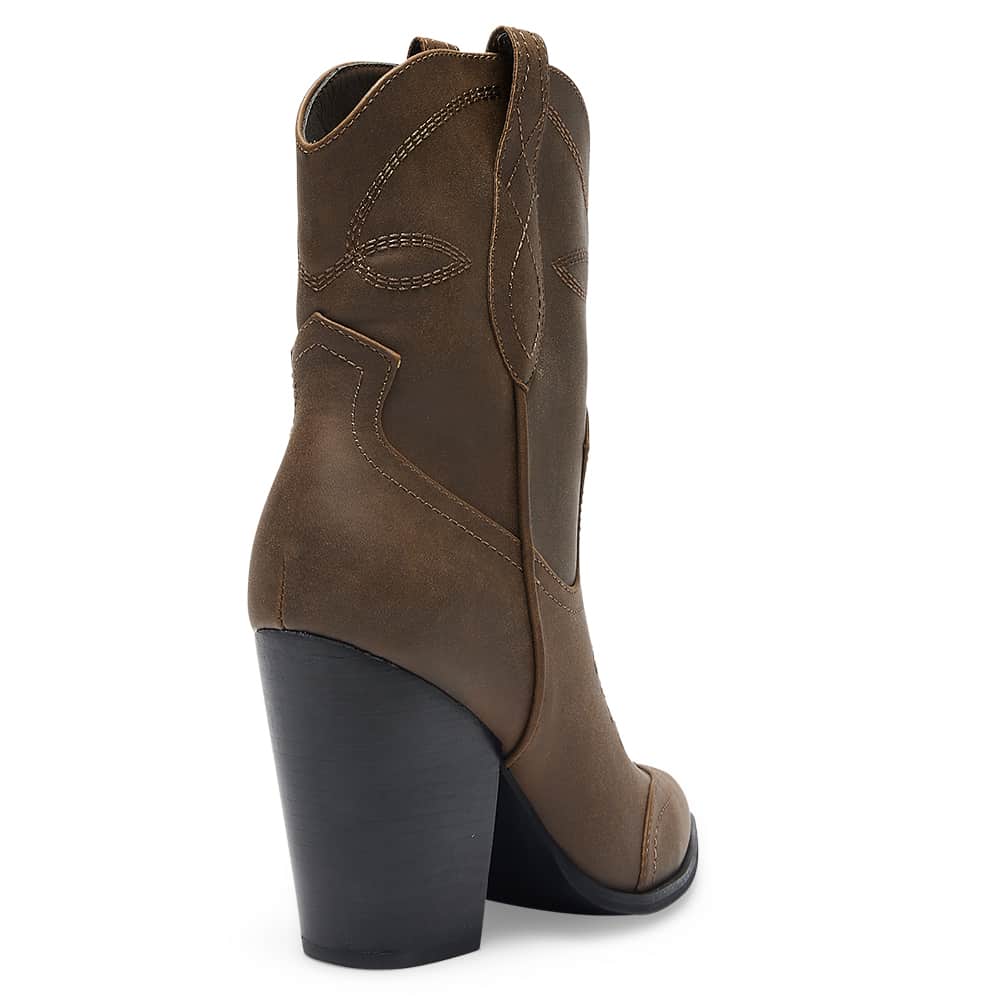 Tammy Boot in Brown  Smooth