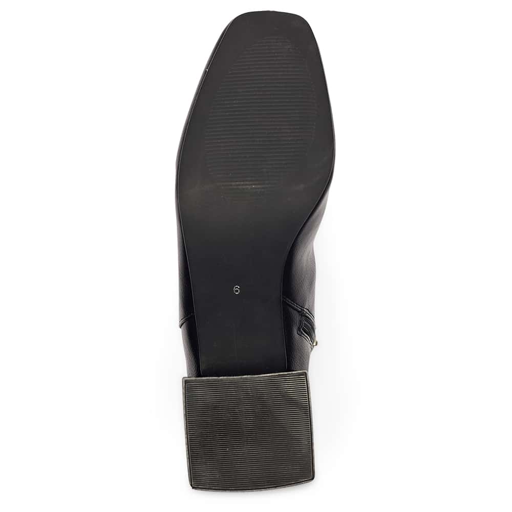 Taxi Boot in Black Smooth