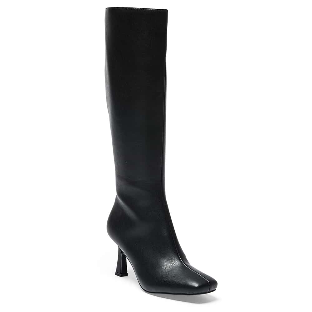 Trace Boot in Black Smooth