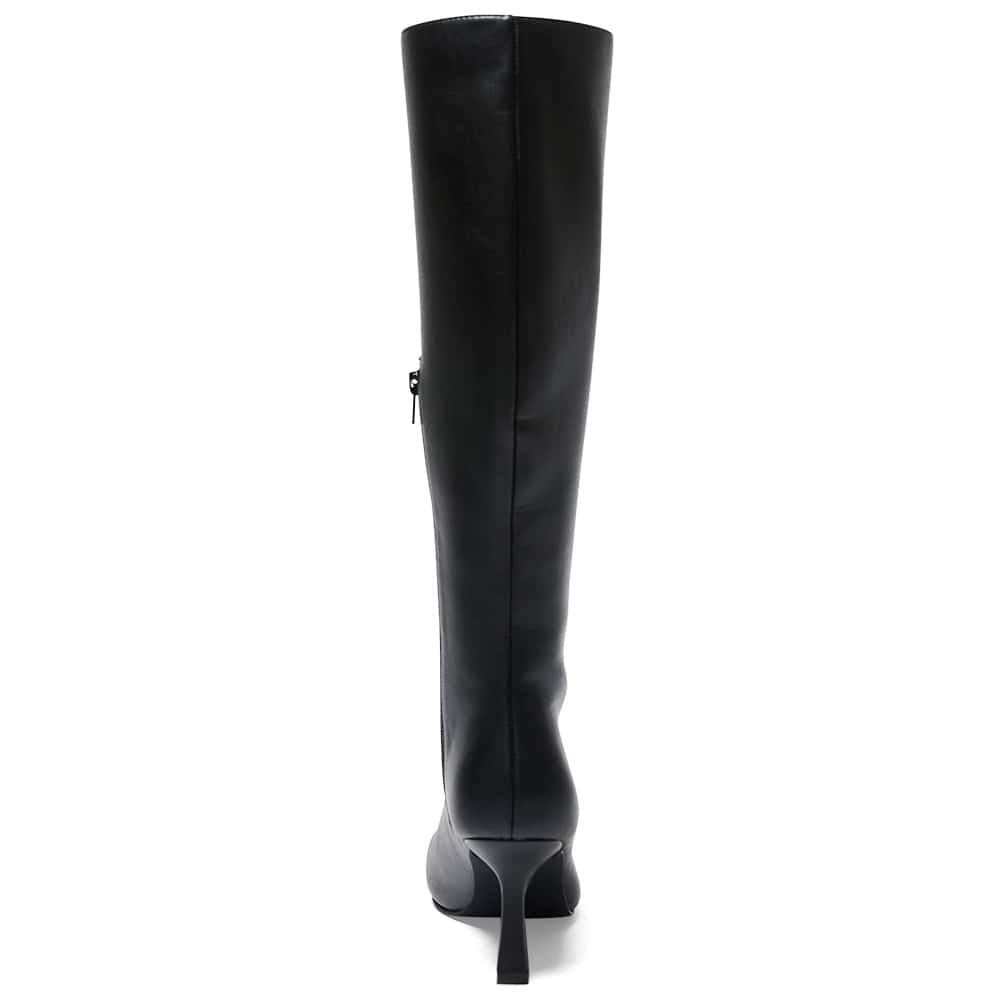 Trace Boot in Black Smooth