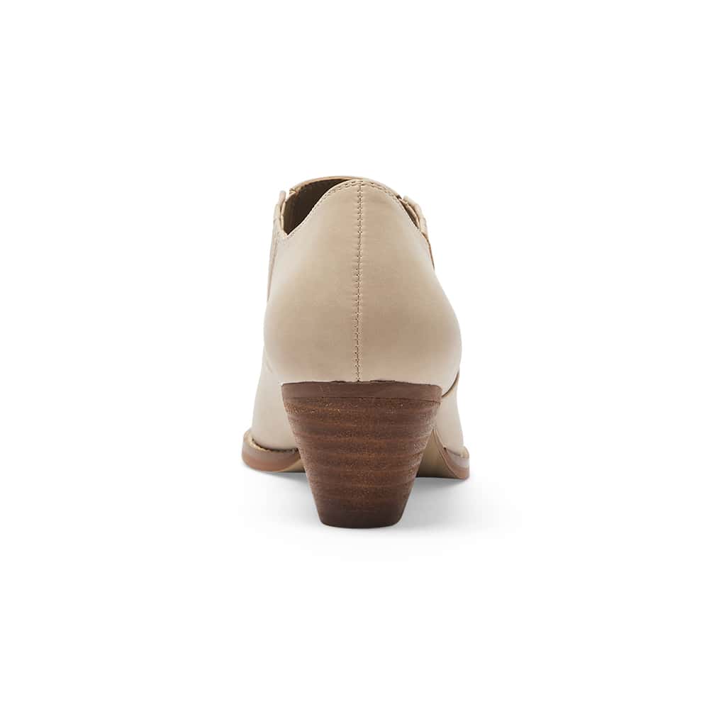 Trick Boot in Bone Micro