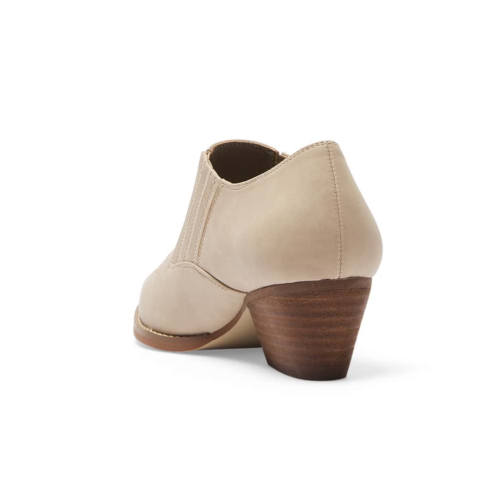 Trick Boot in Bone Micro