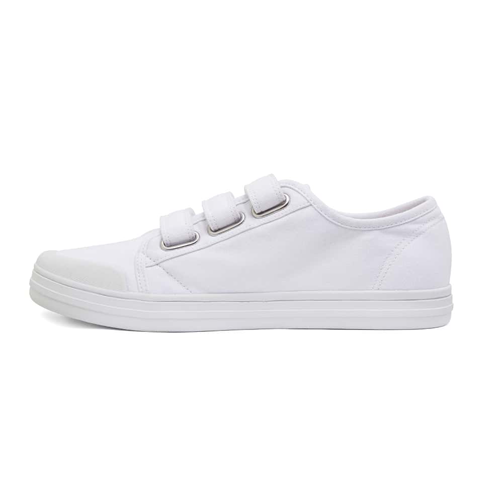 Vessie Sneaker in White Canvas
