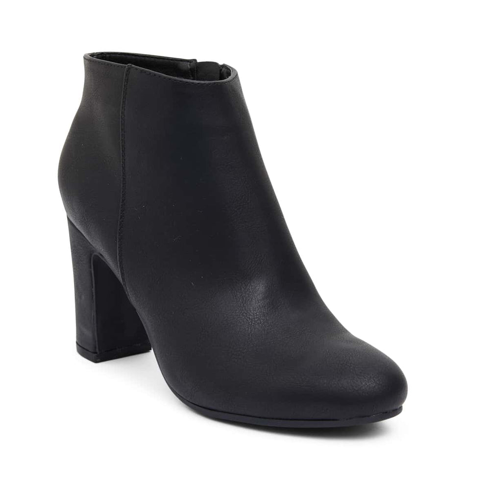 Zinger Boot in Black Smooth