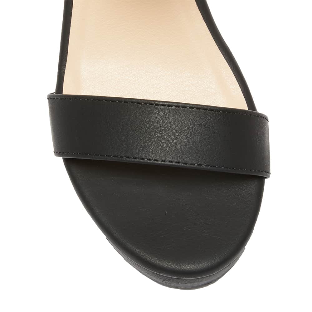Abbey Wedge in Black Smooth