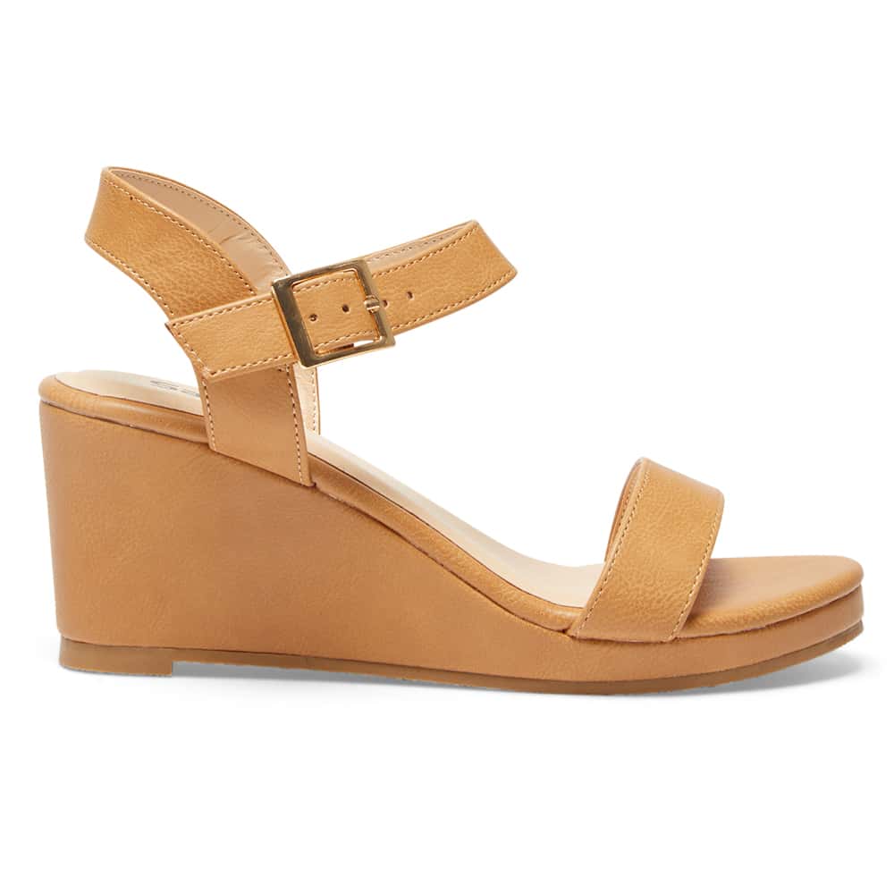 Abbey Wedge in Camel Smooth