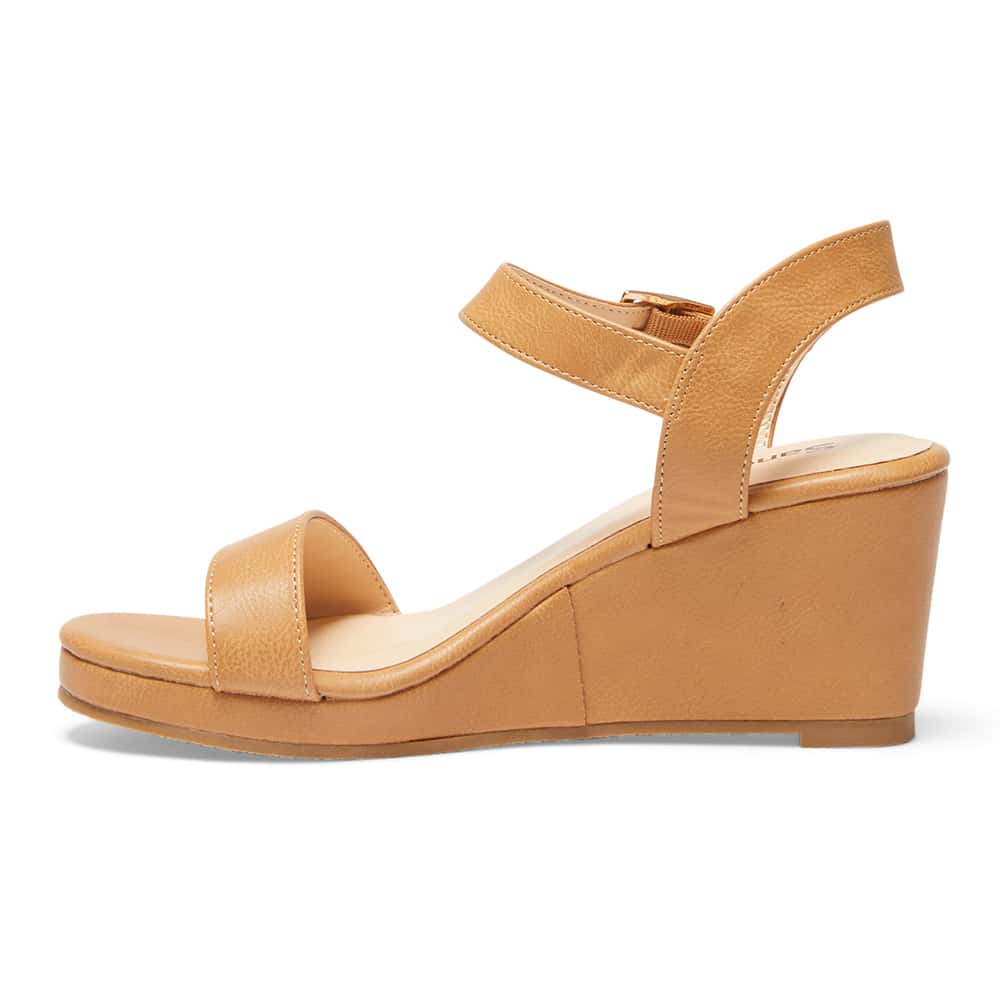 Abbey Wedge in Camel Smooth