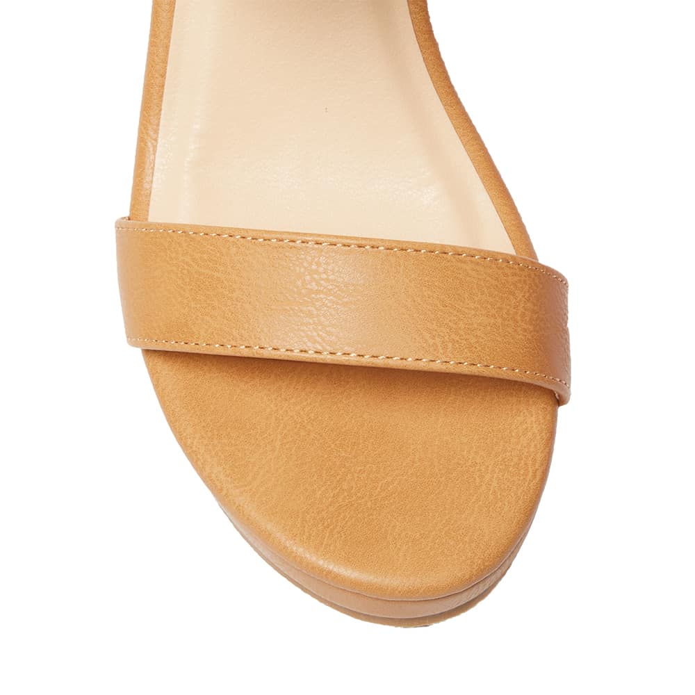 Abbey Wedge in Camel Smooth