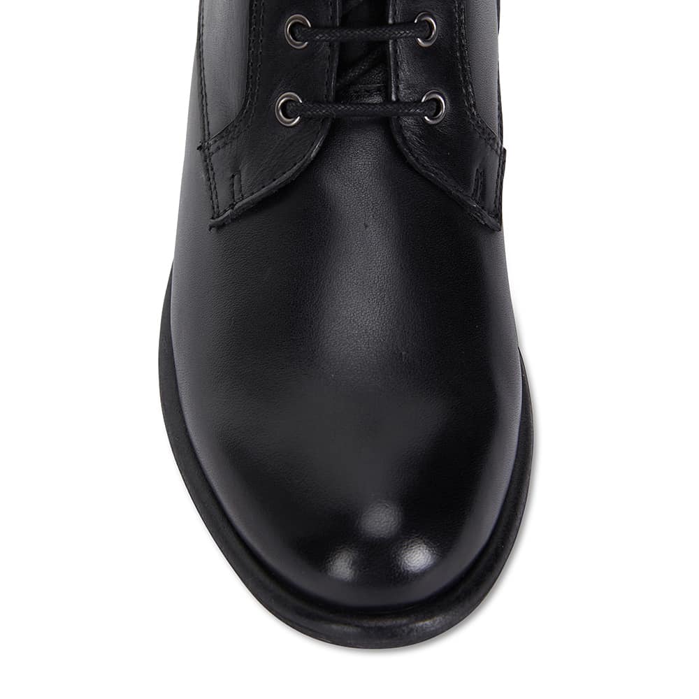 Badge Boot in Black Leather