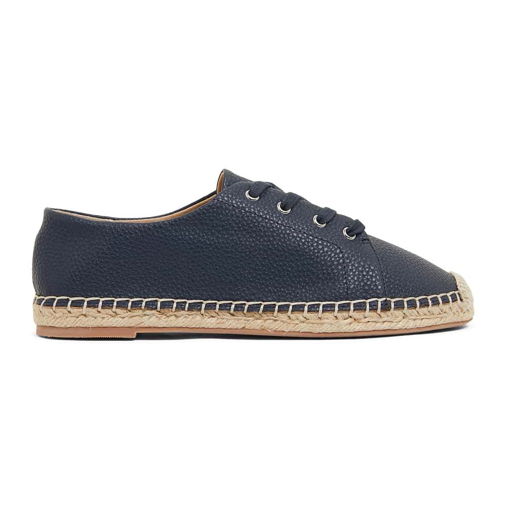 Bayside Sneaker in Navy Smooth