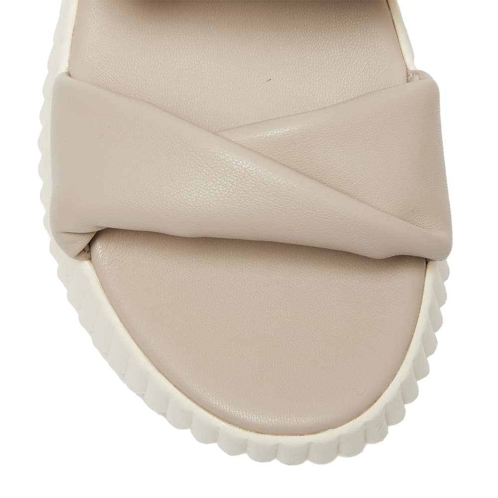 Callie Slide in Nude Smooth