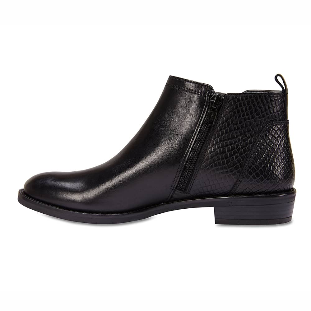Conrad Boot in Black Leather