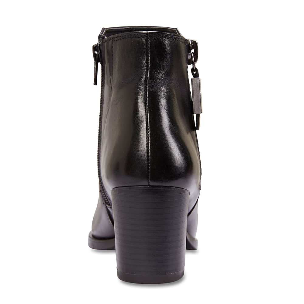 Dallas Boot in Black Leather