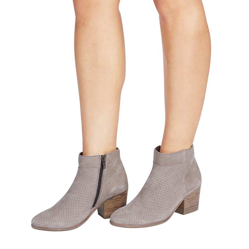 Dover Boot in Grey Nubuck
