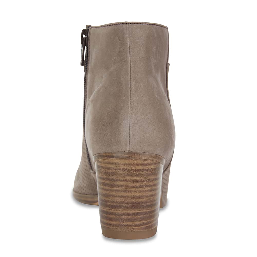Dover Boot in Grey Nubuck