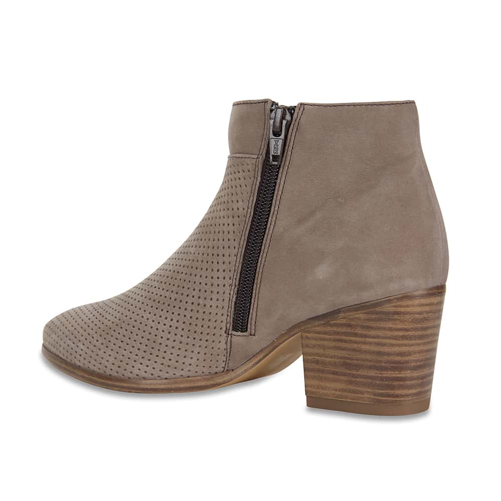Dover Boot in Grey Nubuck