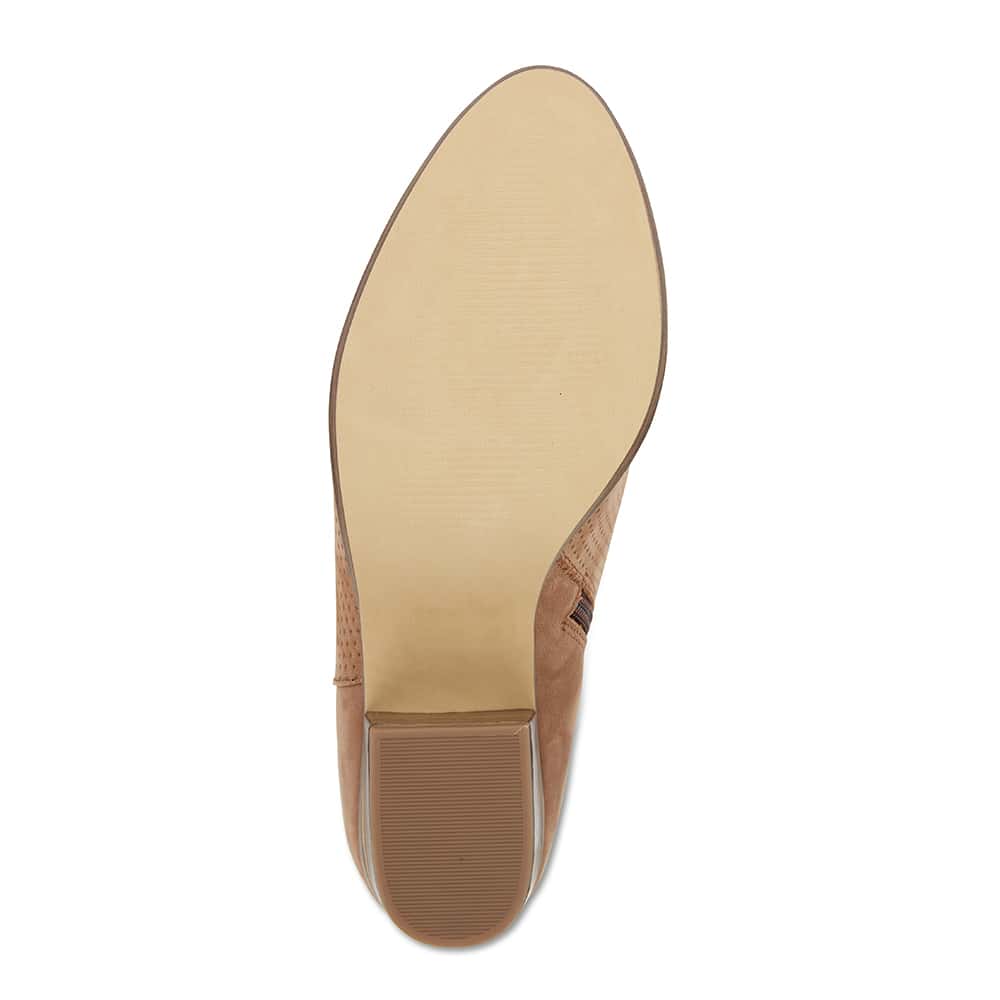Dover Boot in Light Tan Nubuck