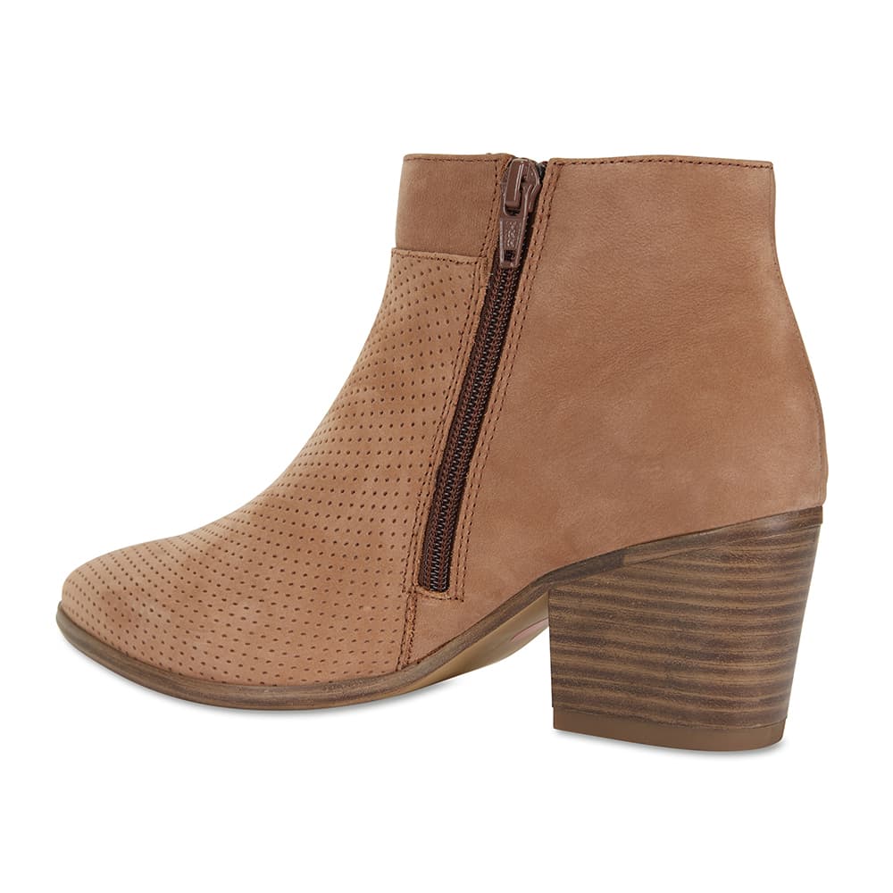 Dover Boot in Light Tan Nubuck