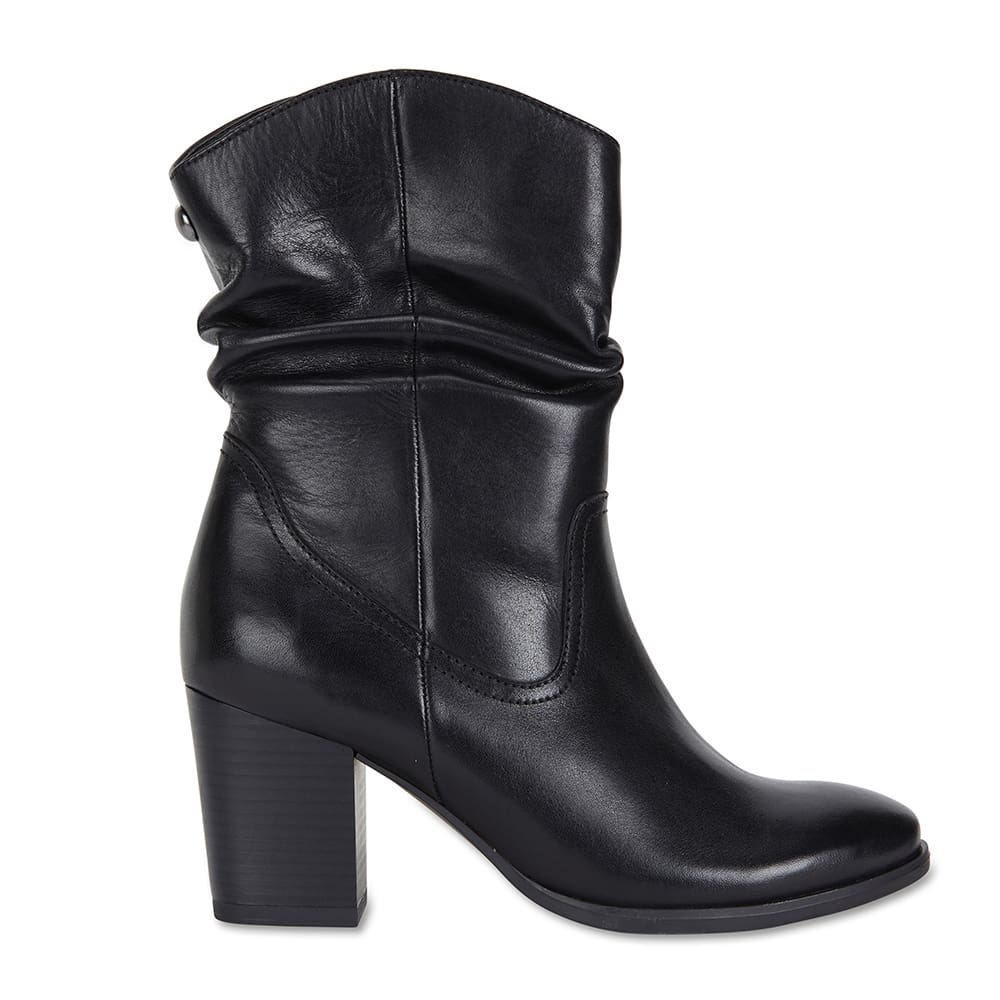 Ecuador Boot in Black Leather