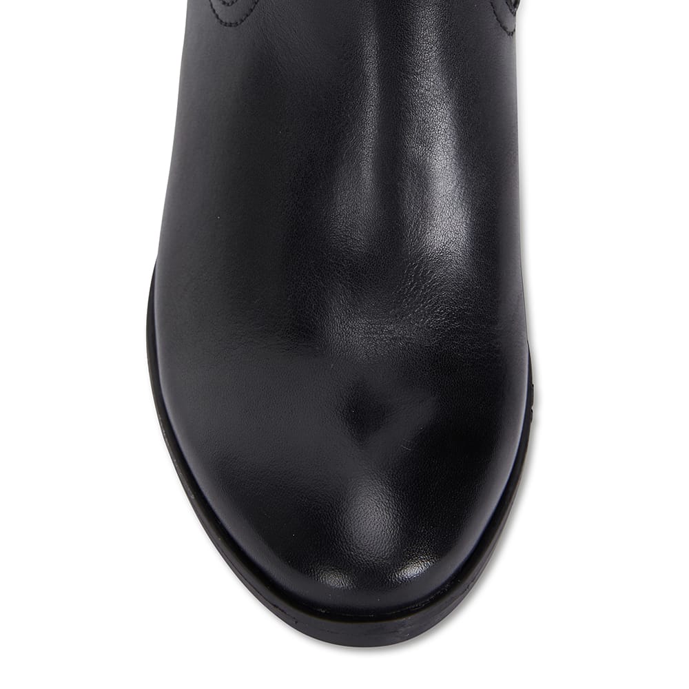 Ecuador Boot in Black Leather