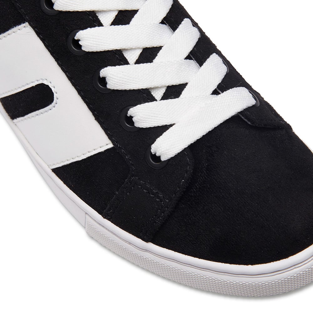 Fleet Sneaker in Black Suede