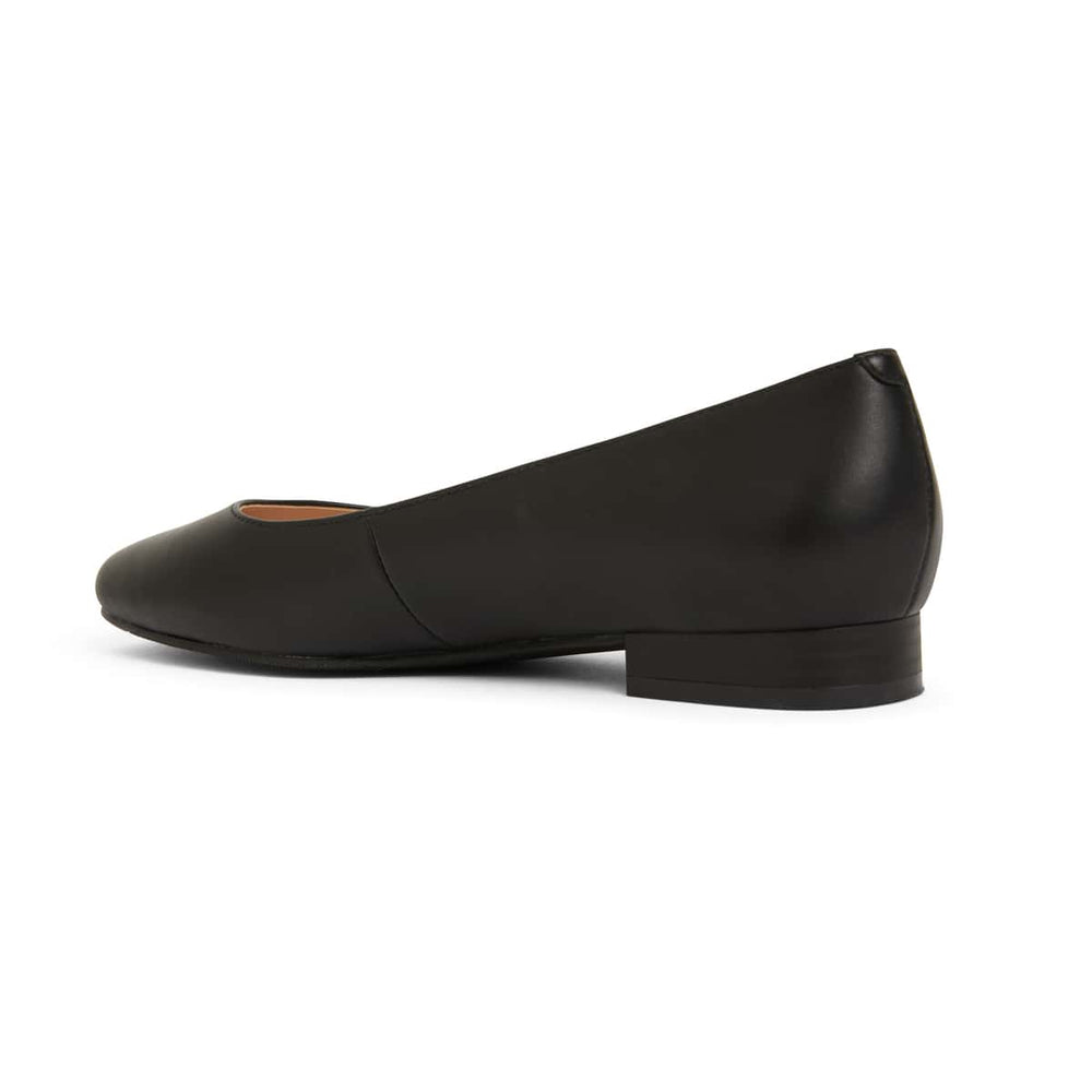Gaby Flat in Black Leather