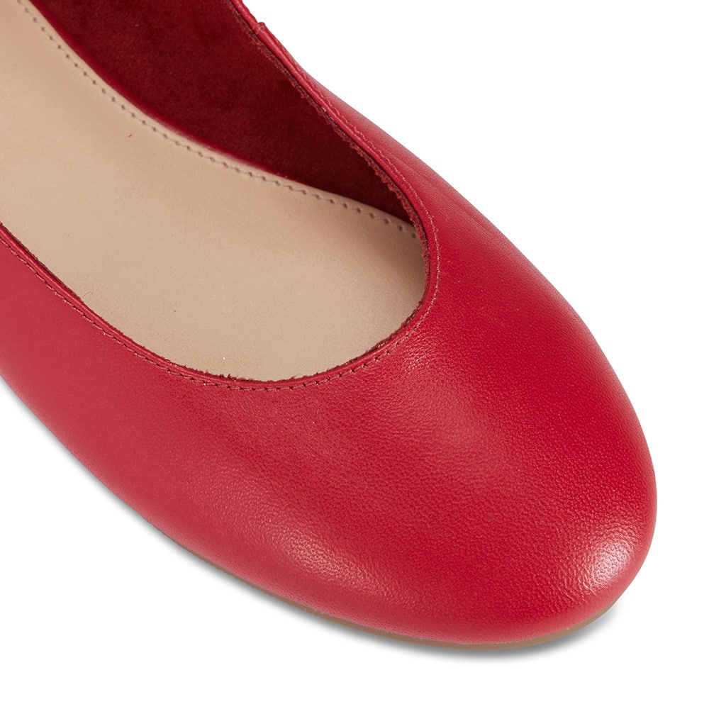 Gaze Flat in Cherry Leather