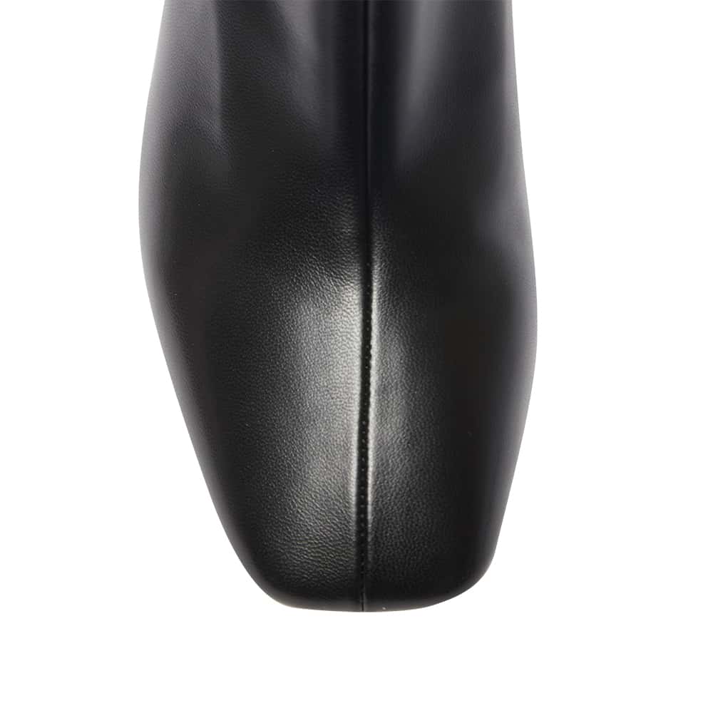Harlow Boot in Black Smooth