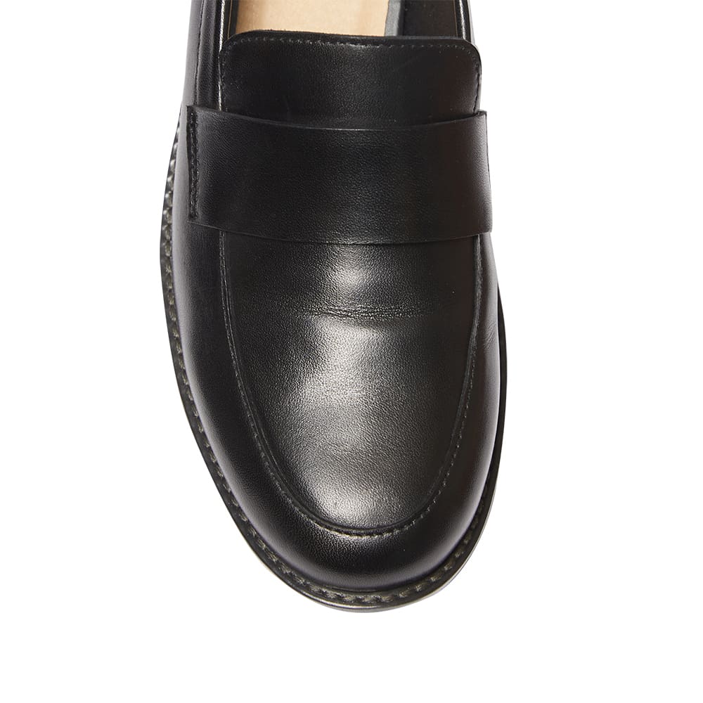 Infinity Loafer in Black Leather