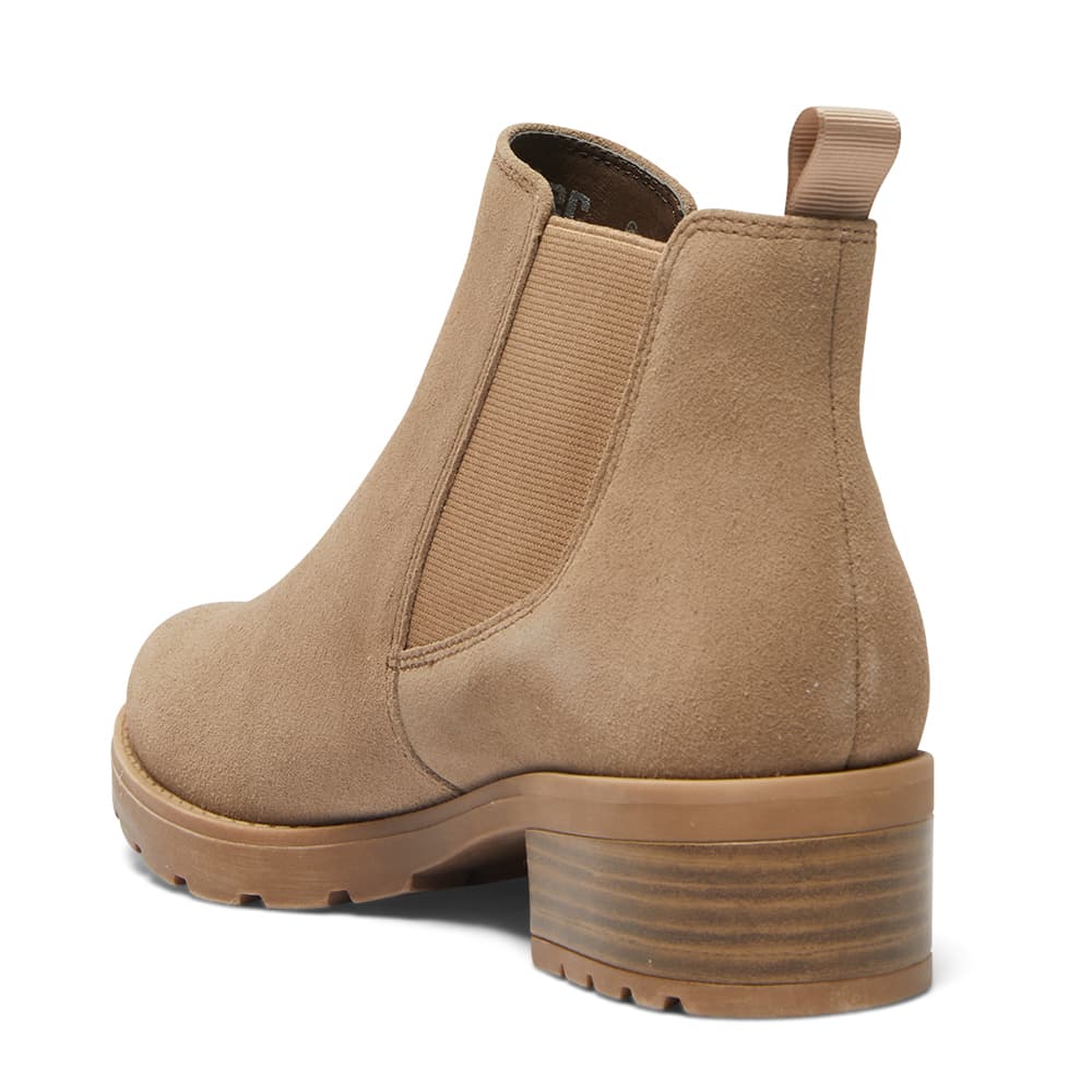 Iowa Boot in Taupe Suede