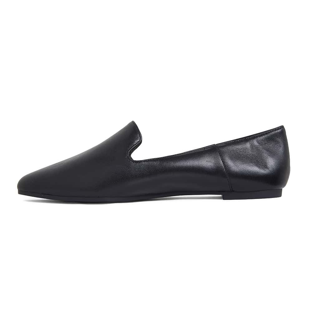Liana Flat in Black Leather