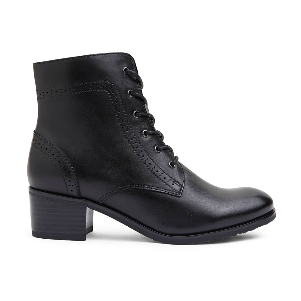 Lindsey Boot in Black Leather