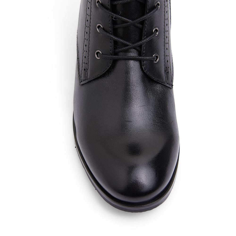 Lindsey Boot in Black Leather