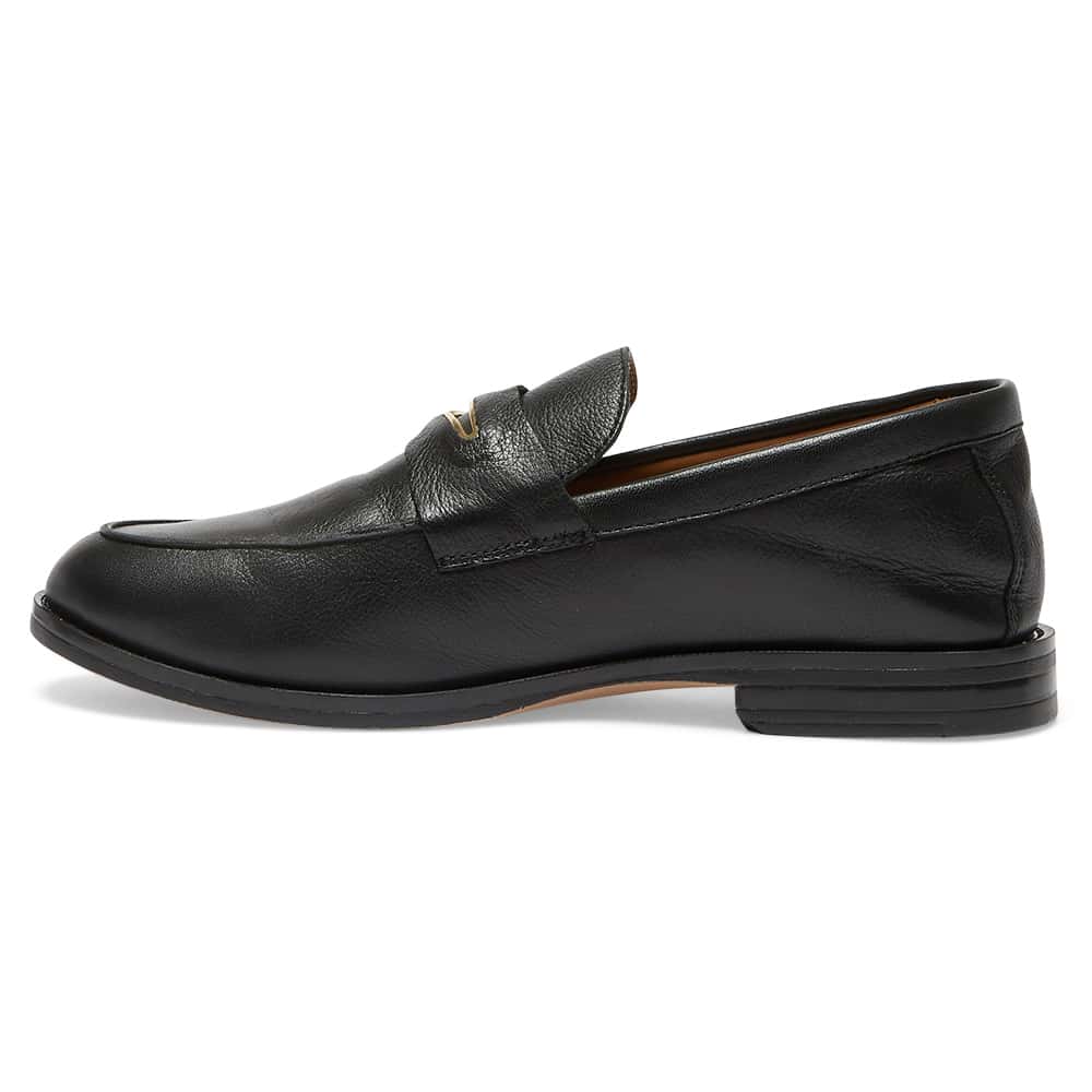Lola Loafer in Black Leather