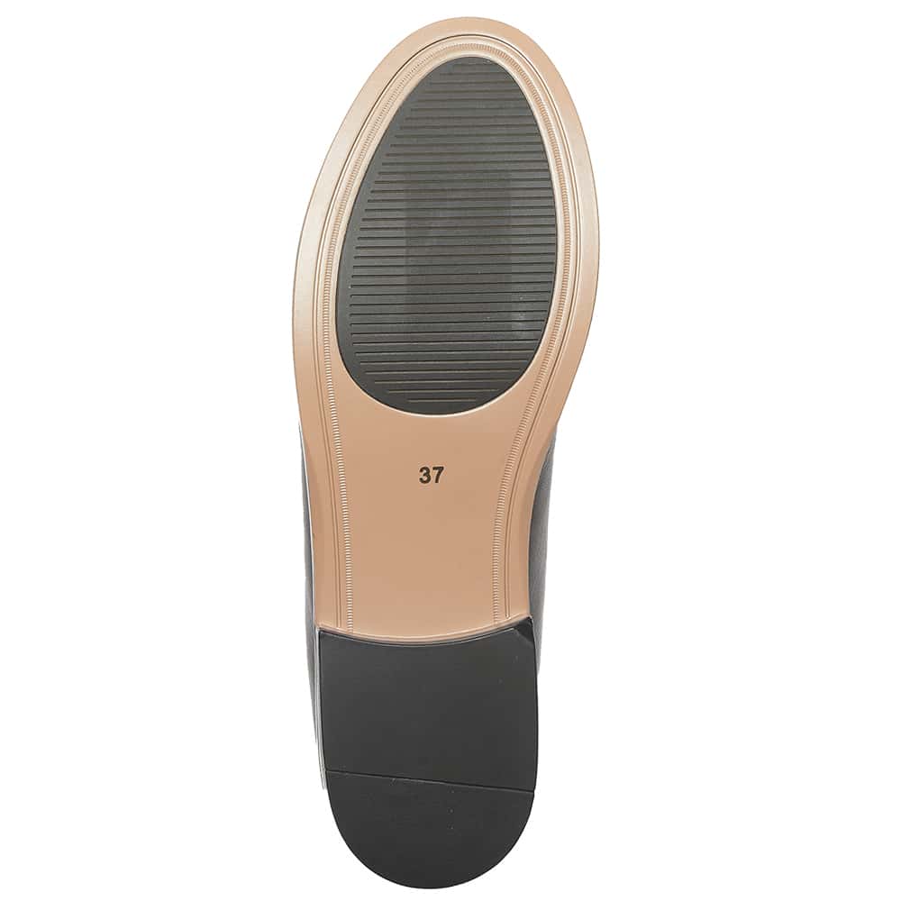 Lola Loafer in Black Leather