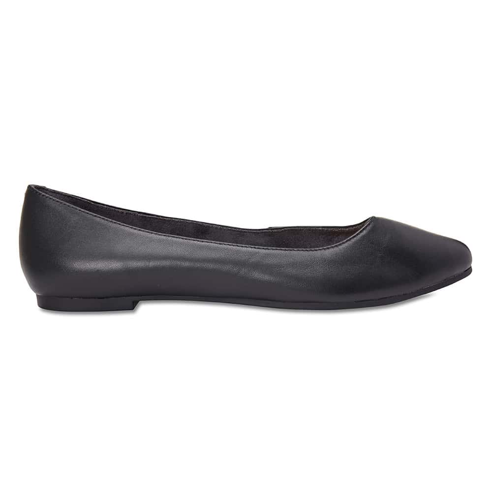 Lucia Flat in Black Leather