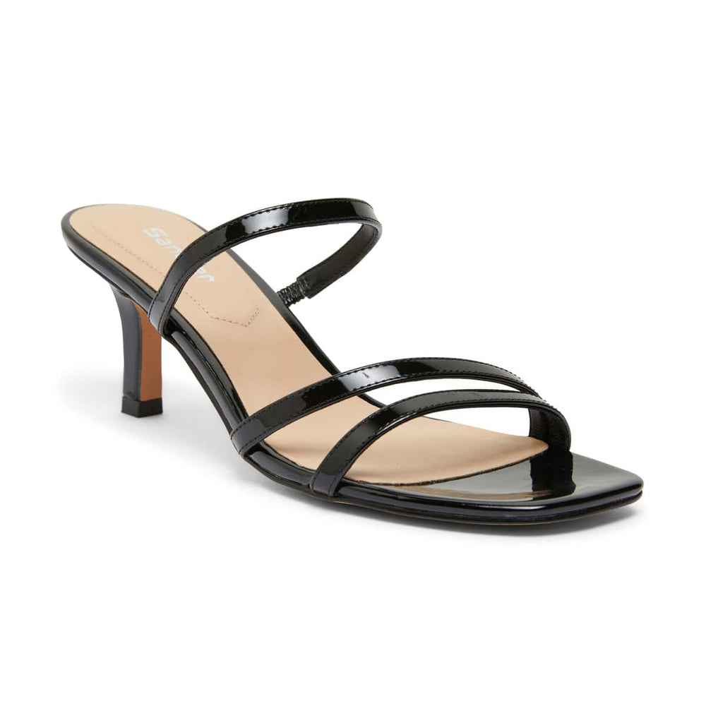 Marilyn Heel in Black