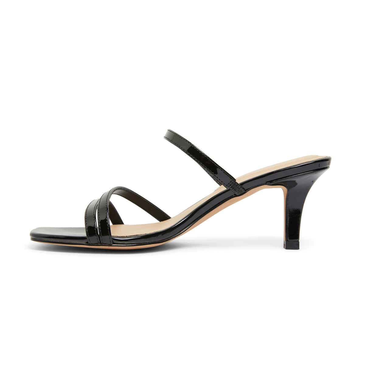 Marilyn Heel in Black