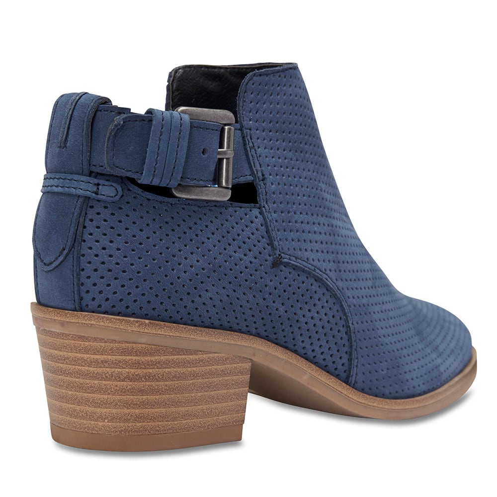 Marlow Boot in Navy Nubuck