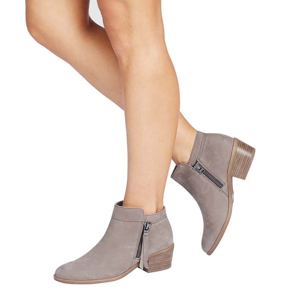 Mentor Boot in Grey Nubuck