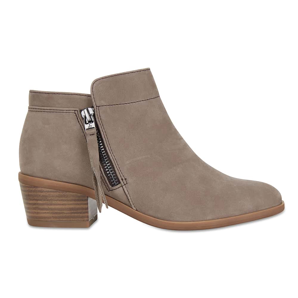 Mentor Boot in Grey Nubuck