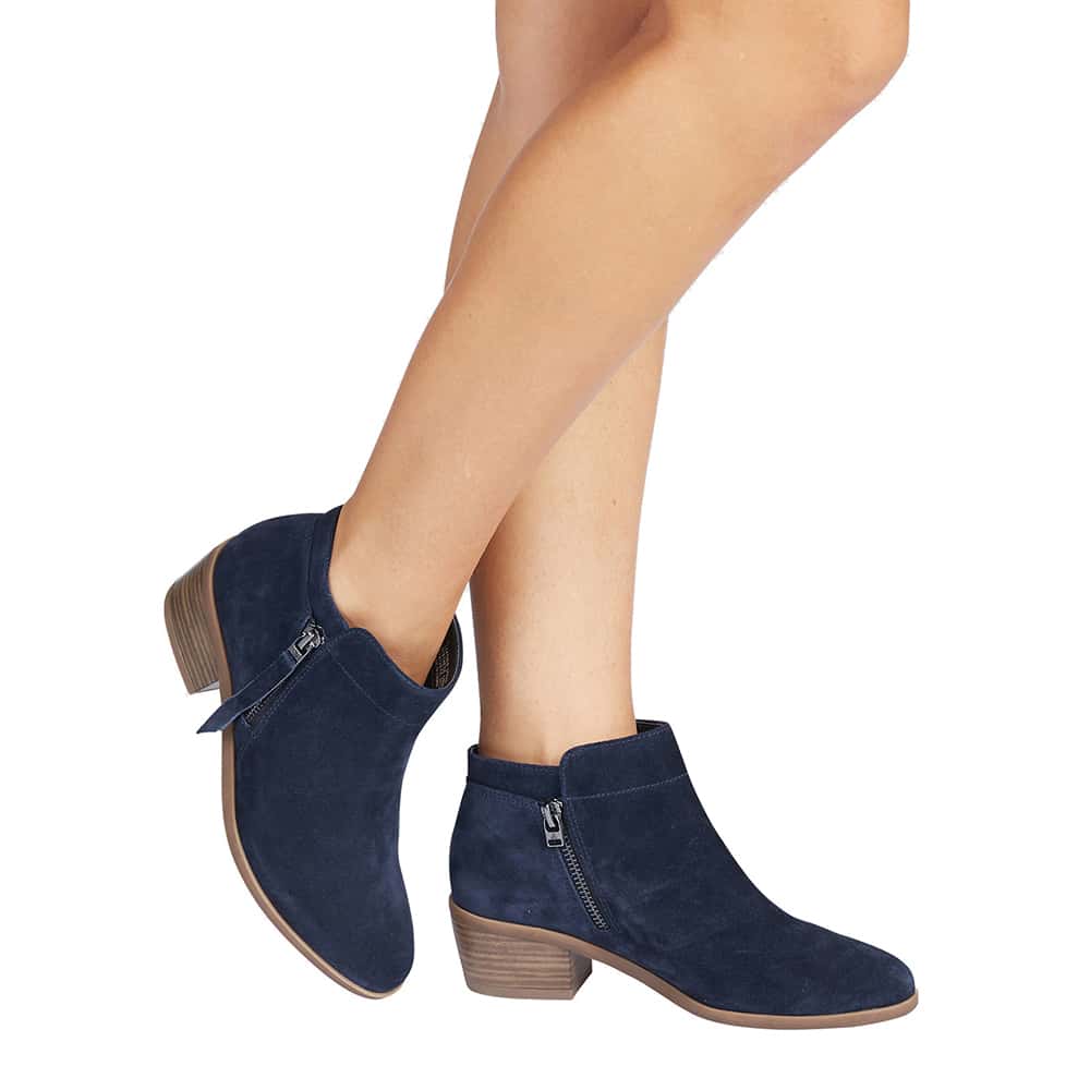 Mentor Boot in Navy Suede