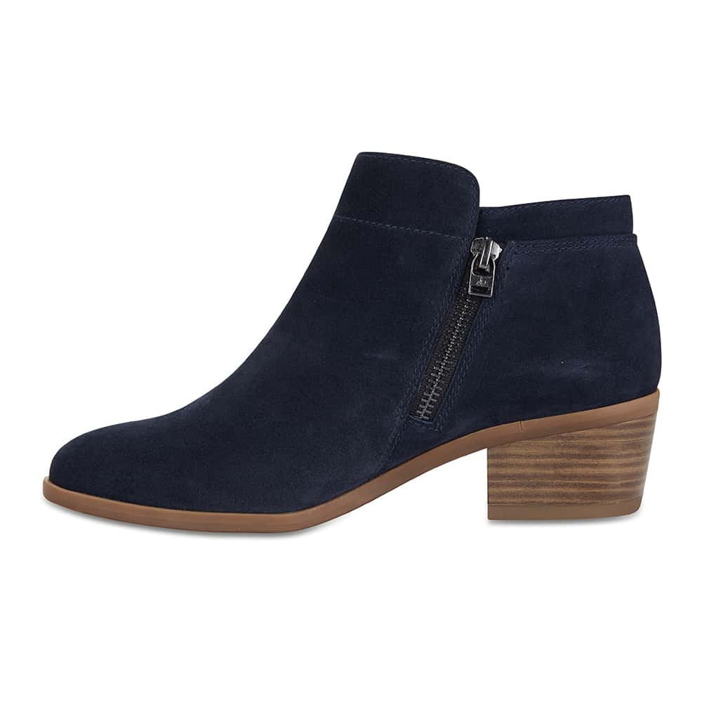 Mentor Boot in Navy Suede