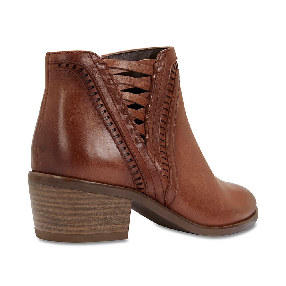 Montreal Boot in Tan Nubuck