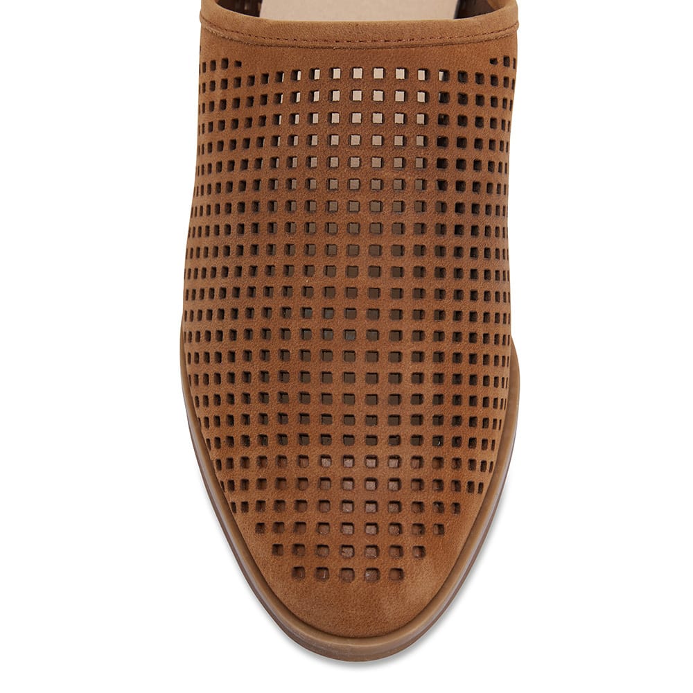 Mystic Heel in Tan Nubuck