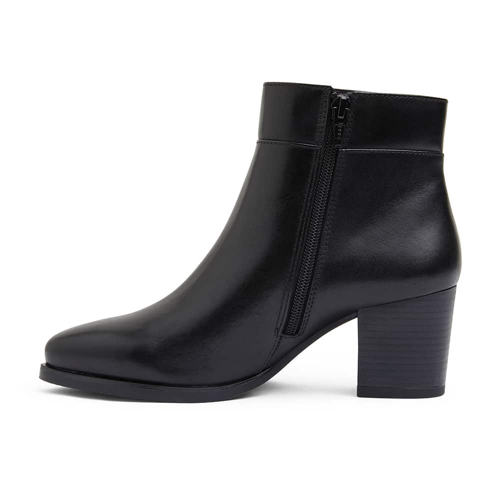 Newton Boot in Black Leather