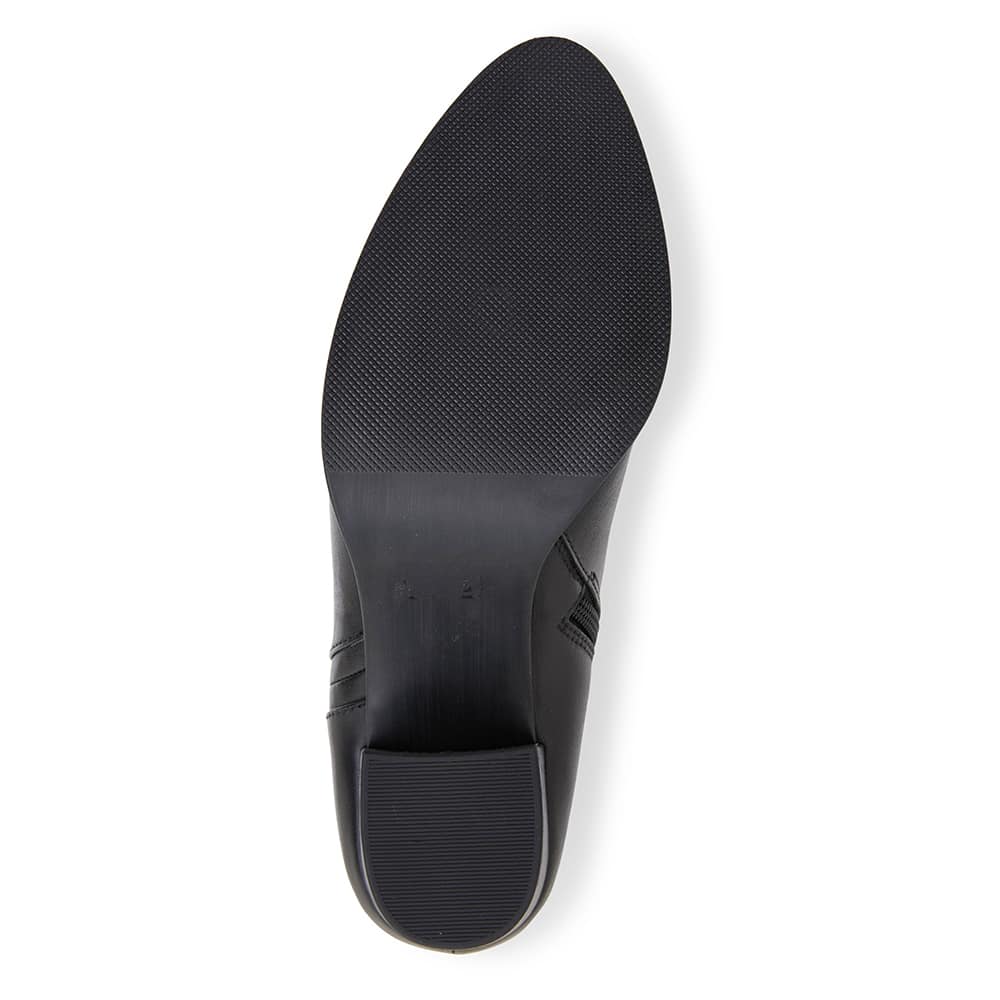 Newton Boot in Black Leather
